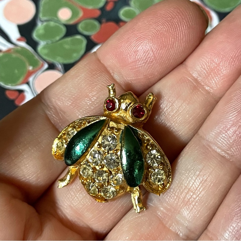 Vintage goldtone & rhinestone insect beetle brooch Joan Rivers style